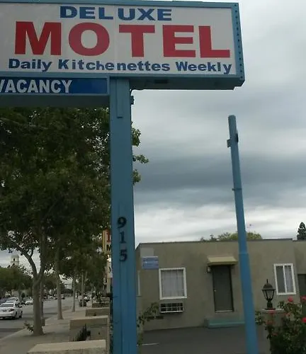 Deluxe Inn